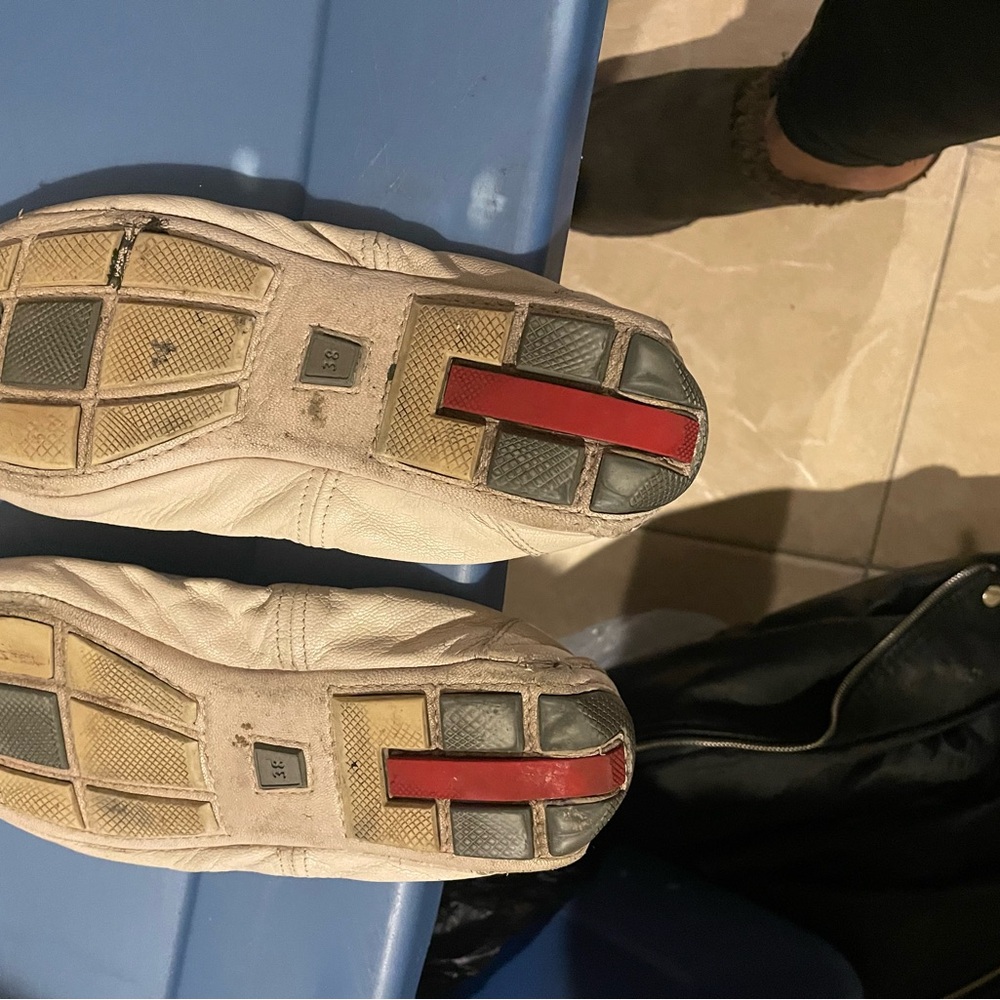 Super soft  leather Prada SZ 38 cream color - Picture 13 of 15